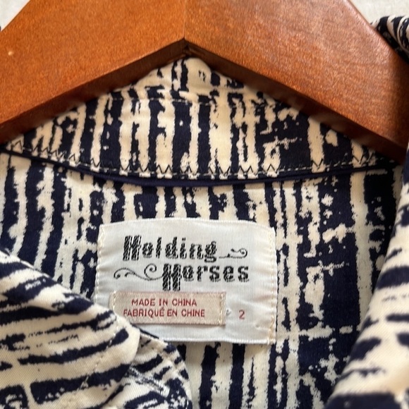 Anthropologie Holding Horses 100% Rayon Button Up Blouse Size 2 - Picture 5 of 9